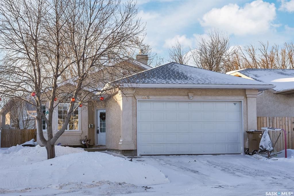 New property listed in Westhill Park, Regina